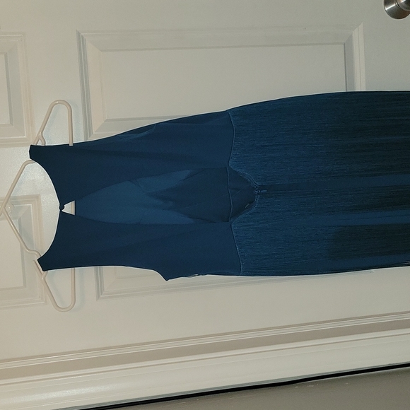 Dress - Picture 5 of 5